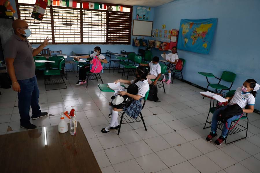 Se registran 8 casos de Covid-19 en escuelas poblanas