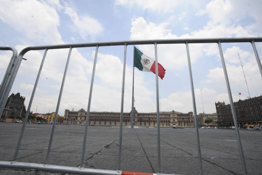 Por marcha del 2 de octubre, blindan el Zócalo capitalino