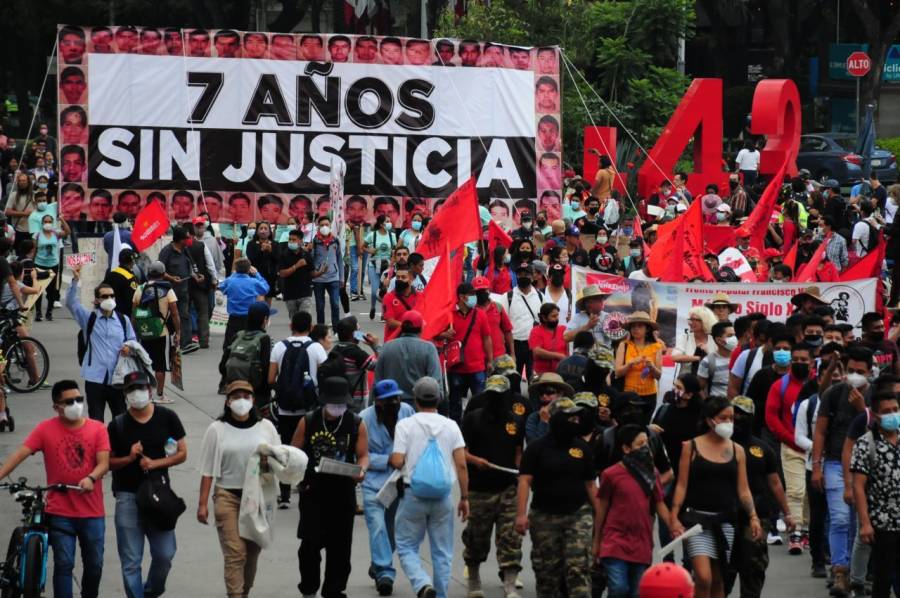 Acusan que el Ejército omitió información del caso Ayotzinapa