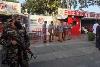 Explosi&oacute;n en mezquita de Kabul deja dos muertos