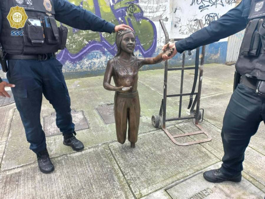 Trozan y roban escultura el 