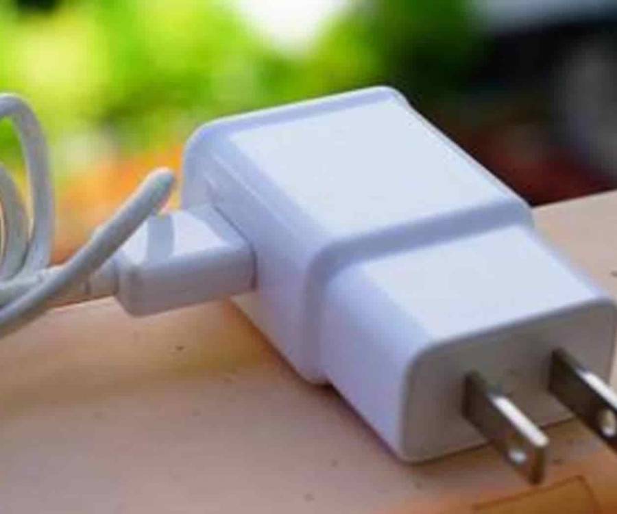 No s&oacute;lo las “maruchan”, tambi&eacute;n Profeco sacar&aacute; del mercado cargadores para celular