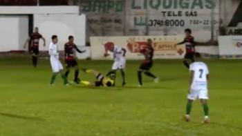 VIDEO: Futbolista es detenido en Brasil tras noquear a &aacute;rbitro