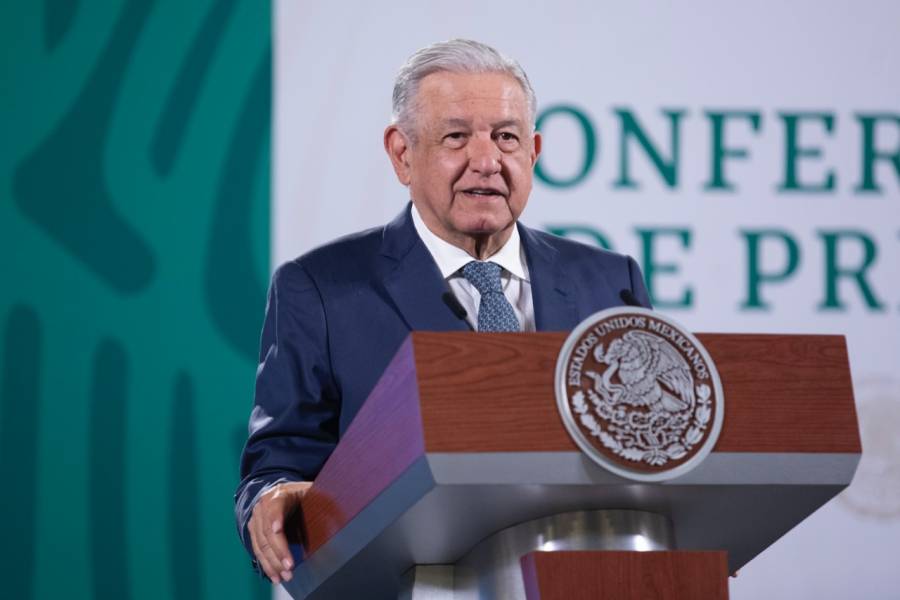 AMLO pide a jóvenes alejarse del dinero