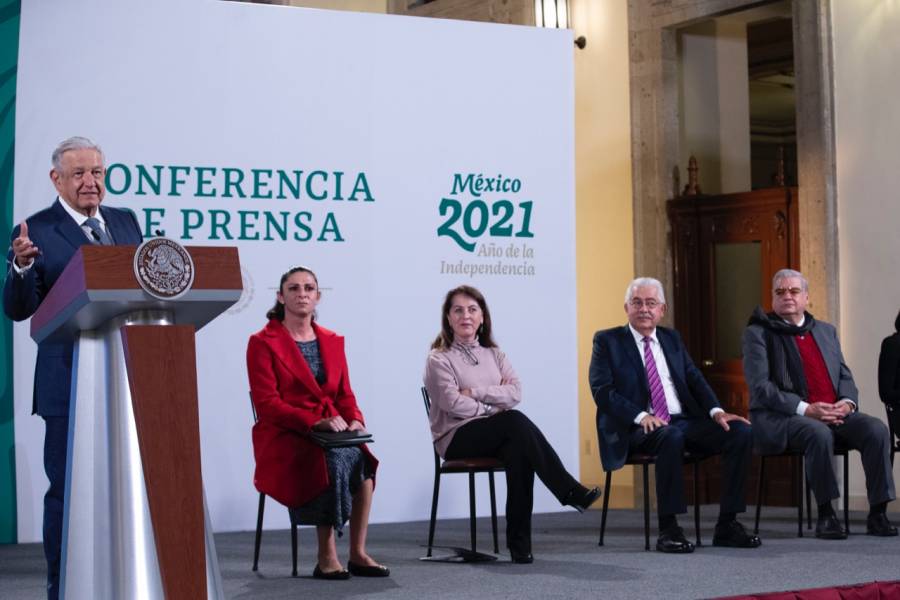 AMLO reprueba amenazas a Lilly Téllez