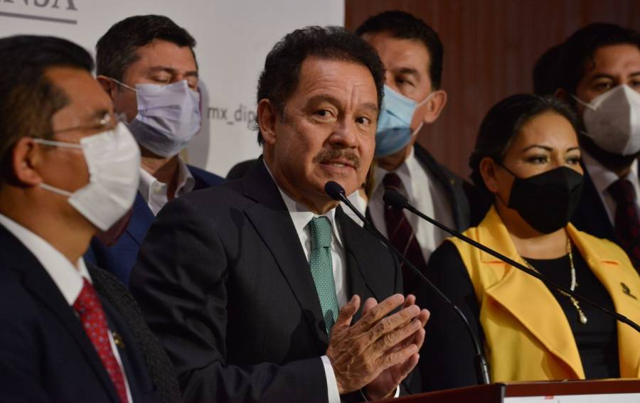 Indecisión del PRI en reforma amenaza a Va por México