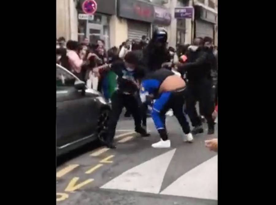 J&oacute;venes protagonizan ri&ntilde;a en cafeter&iacute;a de “El Juego del Calamar” en Par&iacute;s