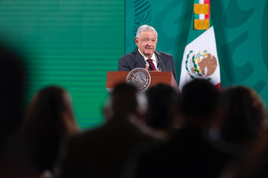 AMLO llamó a comunidades universitarias para combatir mafias e irregularidades a su interior