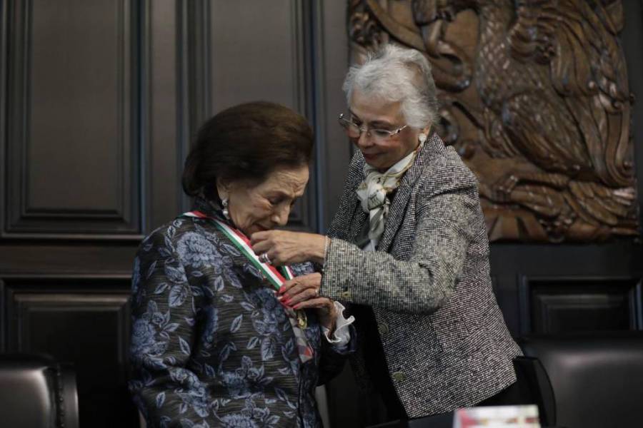 Se entrega Medalla Belisario Domínguez con ausencia de AMLO