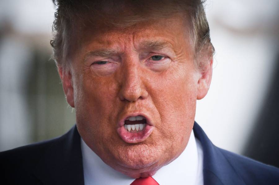 Reportan que Trump pidió a exasesores no declarar sobre asalto al Capitolio