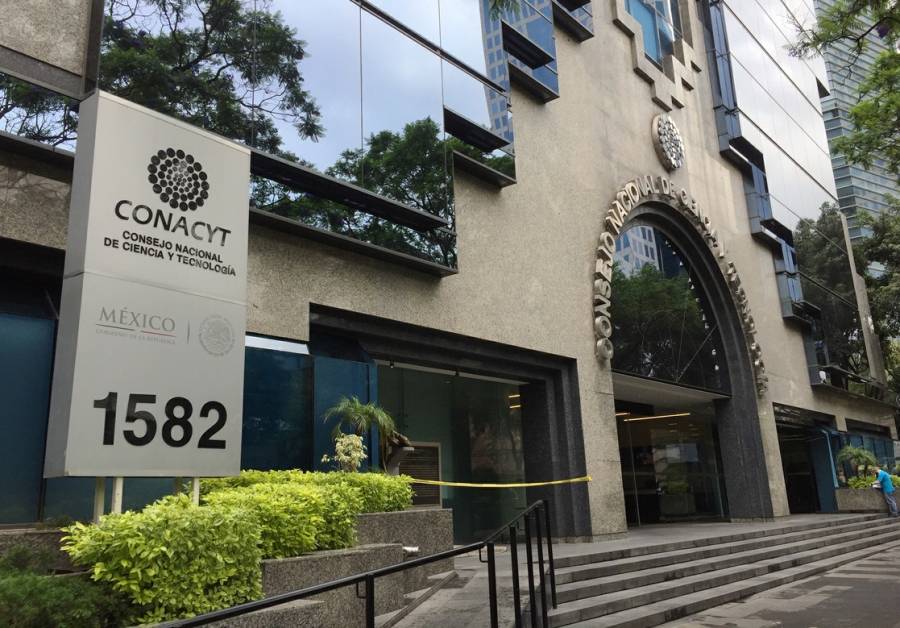 Mónica Ramírez se presentó a comparecer ante FGR por caso Conacyt