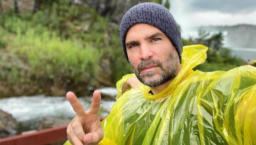 Suspenden la cuenta de Twitter de Eduardo Ver&aacute;stegui debido a mensajes antivacunas