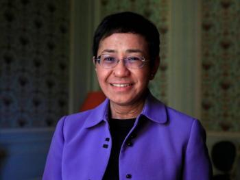 Maria Ressa dedica su Nobel de la Paz a los periodistas del mundo