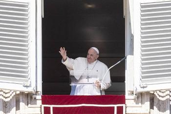 Papa califica de escandaloso presupuesto para armamento en el mundo