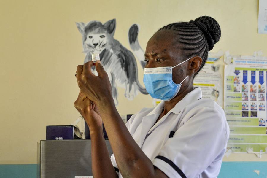 La OMS aprueba la primera vacuna contra la malaria