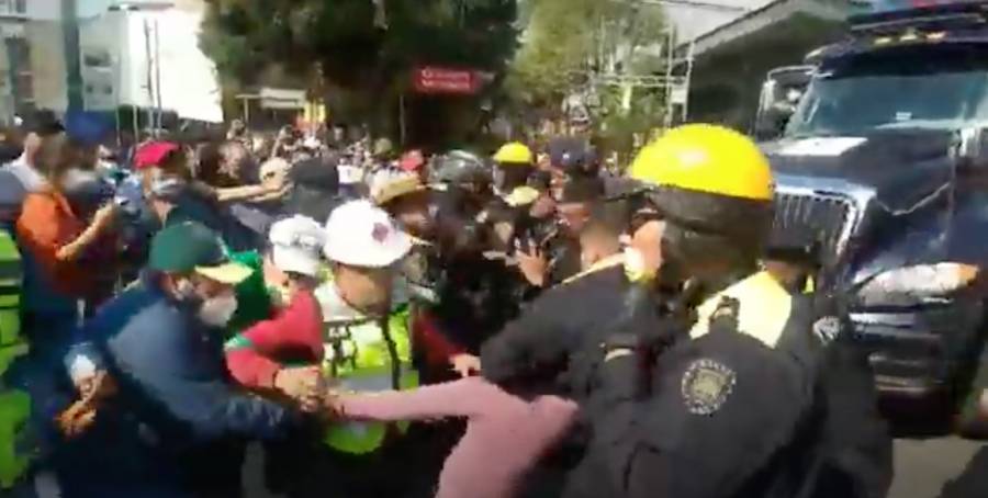 Gaseros se enfrentan con policías en inmediaciones de la Sener