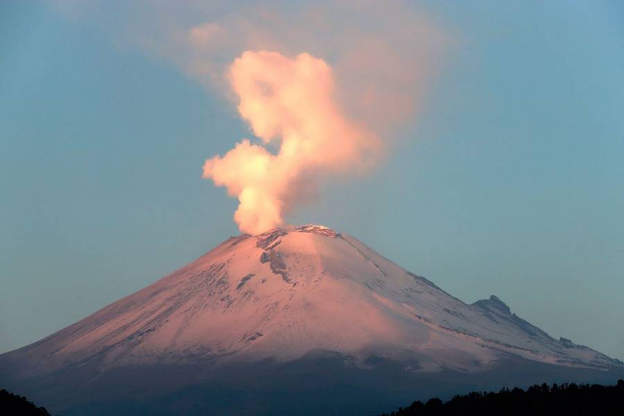 Cae ceniza volcánica del Popocatépetl en 13 alcaldías de la CDMX
