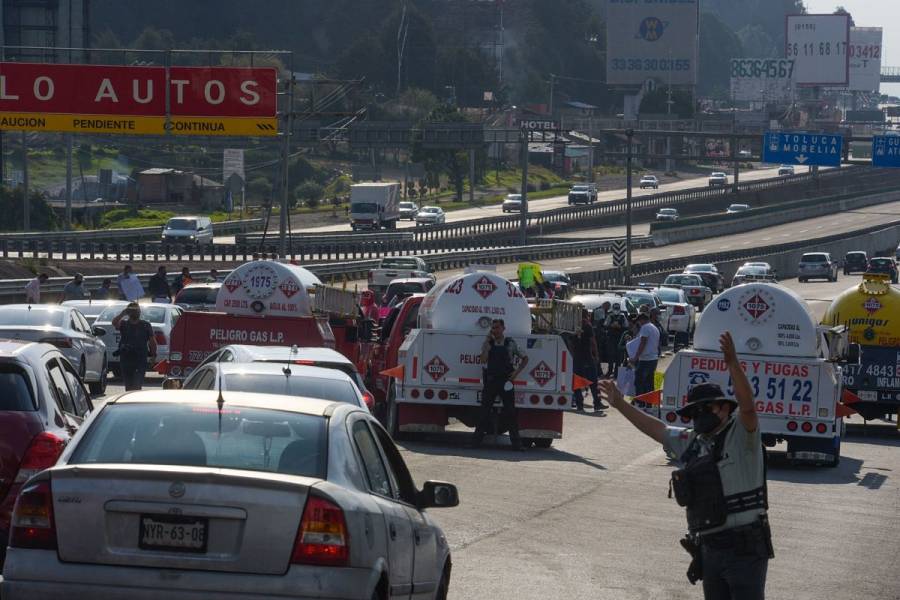 Gaseros liberan el bloqueo en la autopista México-Pachuca