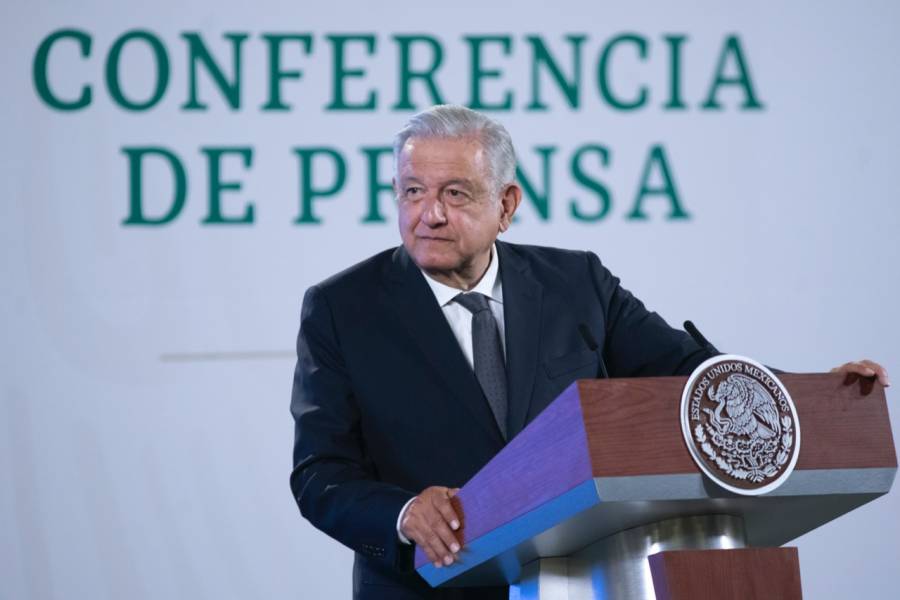 AMLO se ofrece como dirigente para trabajadores de Dos Bocas; les pide no dejarse manipular