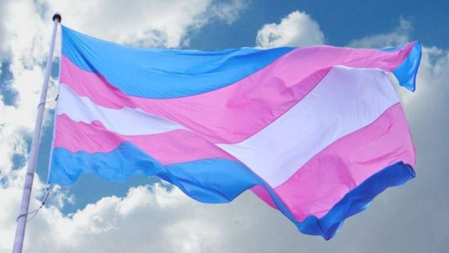 Condenan a 2 años de cárcel a una mujer transgénero en Kuwait