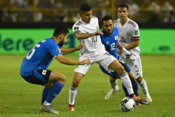 M&eacute;xico se afianza en liderato de eliminatoria de la Concacaf al vencer a El Salvador