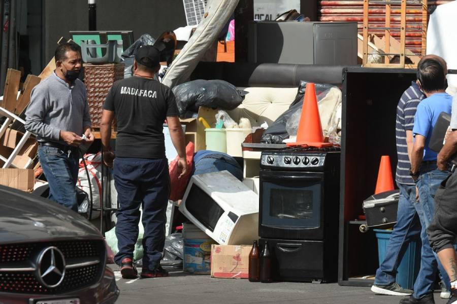Desalojo de inmueble provoca trifulca en la colonia Juárez de la CDMX