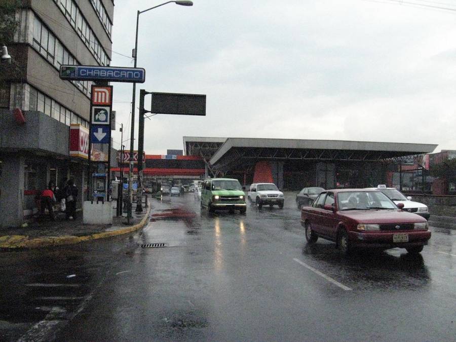 Habitantes de la colonia Vista Alegre se manifestaron en el metro Chabacano