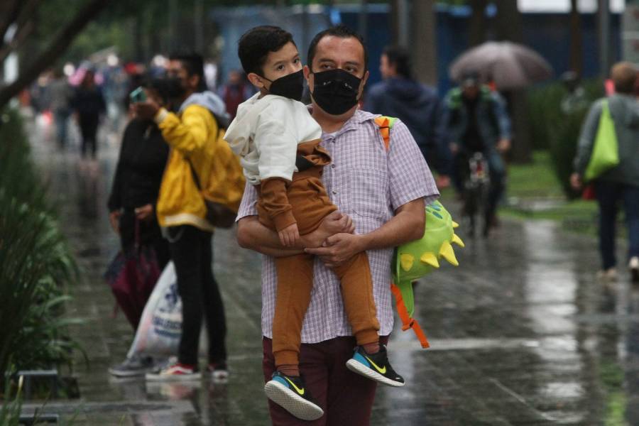 CDMX vacuna a 757 menores de edad con amparos