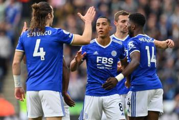 City vence al Burnley, y Leicester remonta a un Manchester United que se rezaga en la Premier League