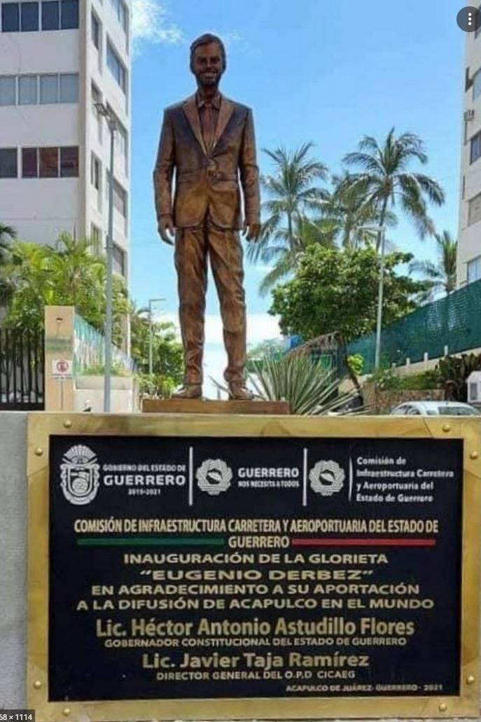 En Acapulco, desaprueban, vandalizan y quitan estatua de Eugenio Derbez