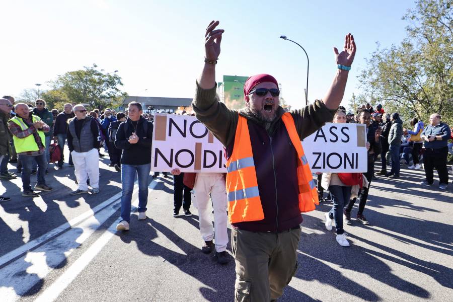 Marchas y enfrentamientos en Italia para protestar contra el pasaporte sanitario