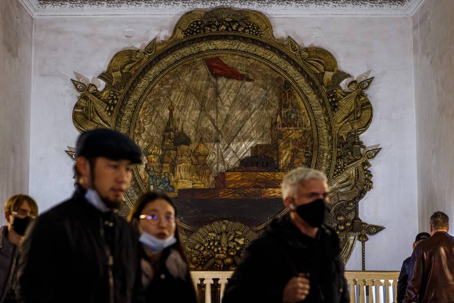 Moscú ordena restricciones tras aumento de casos por Covid-19