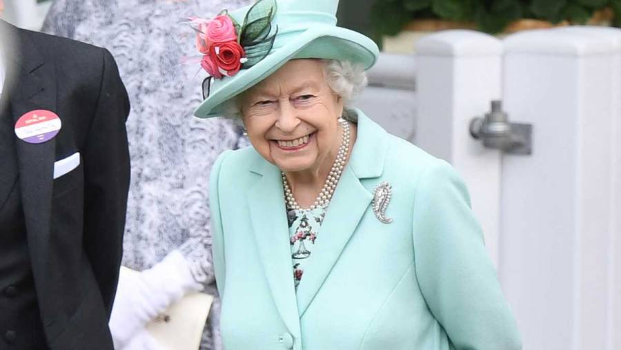 Isabel II rechaza un premio para personas ancianas