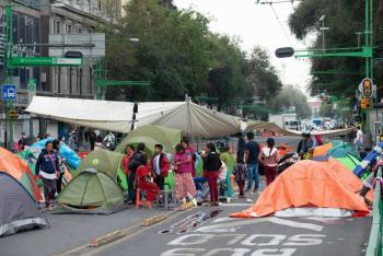 Ind&iacute;genas triquis mantienen bloqueo en Perif&eacute;rico Sur