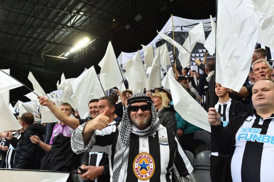 Newcastle pide a hinchas que no se disfracen con atuendos sauditas