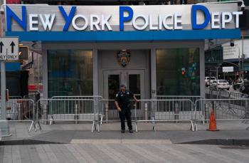 Nueva York obligar&aacute; a polic&iacute;as y bomberos vacunarse contra el Covid-19