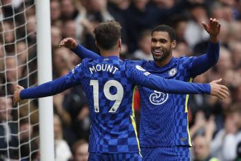 Chelsea golea a Norwich en la Premier League con triplete de Mason Mount