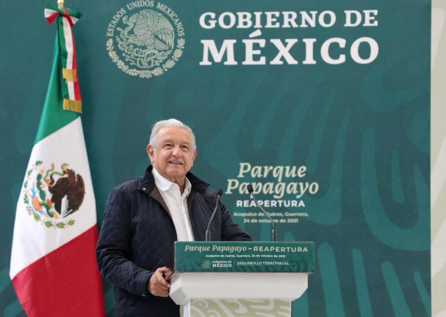 AMLO promete apoyo a damnificados de sismo en Acapulco