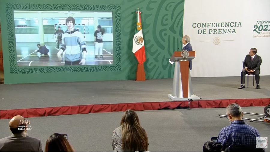 AMLO pone “rola” de Calle 13 en la “ma&ntilde;anera” en respuesta a cr&iacute;ticas de Irma Er&eacute;ndira Sandoval