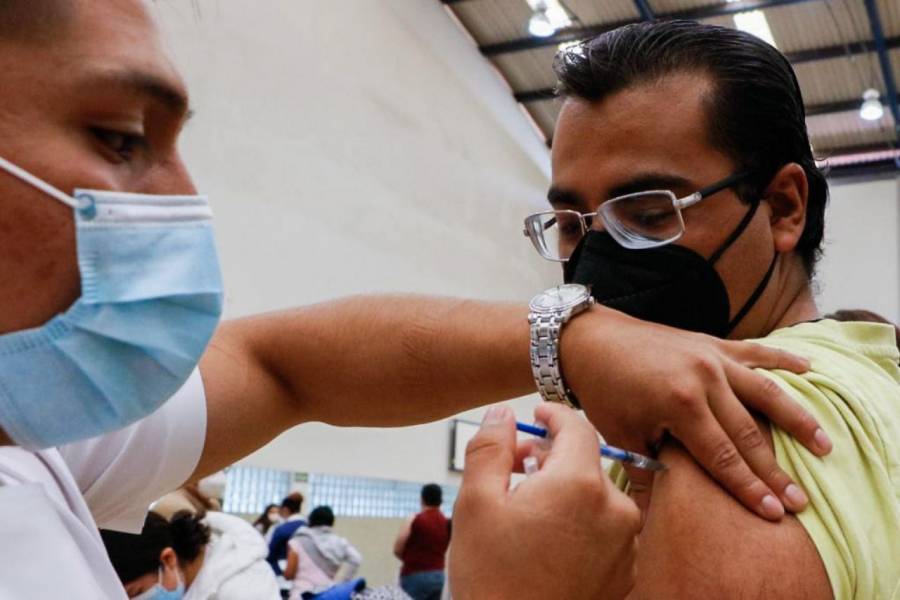 Inicia vacunación contra Covid-19 para rezagados en CDMX