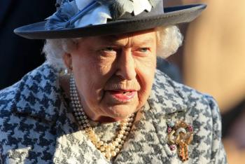 La reina Isabel II retoma los compromisos oficiales tras reposo y hospitalizaci&oacute;n