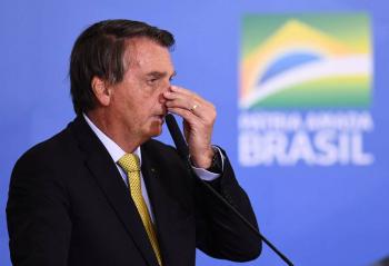 Comisi&oacute;n de senadores pide suspensi&oacute;n de cuentas de Bolsonaro en redes sociales