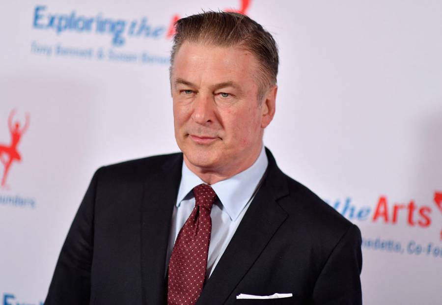 Tiro mortal: Cargos contra Alec Baldwin no han sido descartados