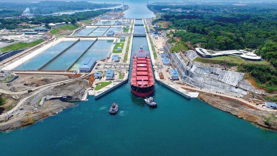 Canal de Panamá bate récord pese a crisis en cadena de suministros