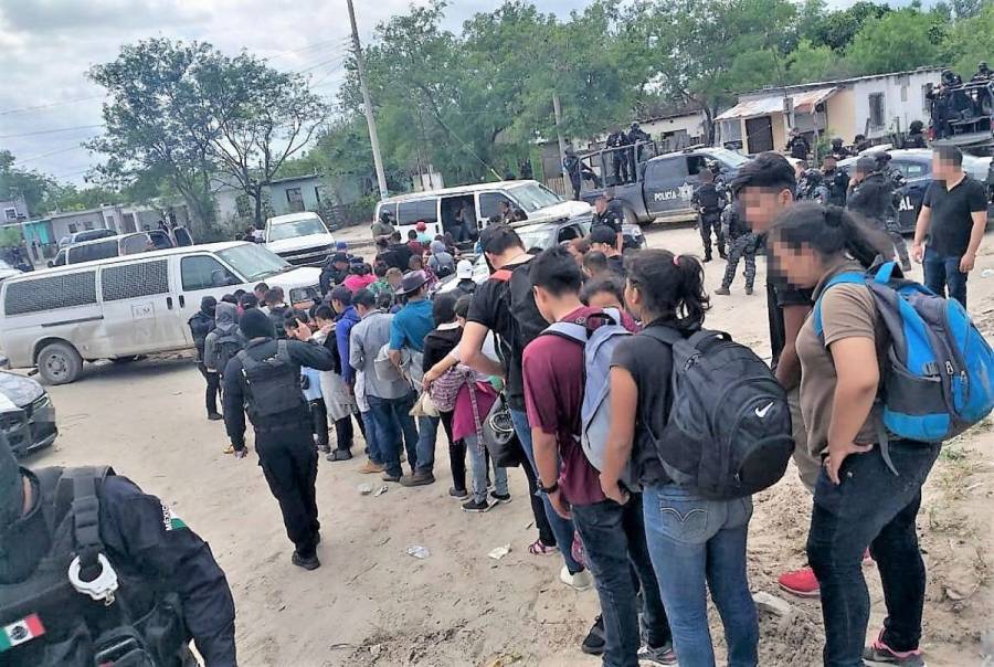 Rescatan a un grupo de migrantes abandonados en hotel de Veracruz