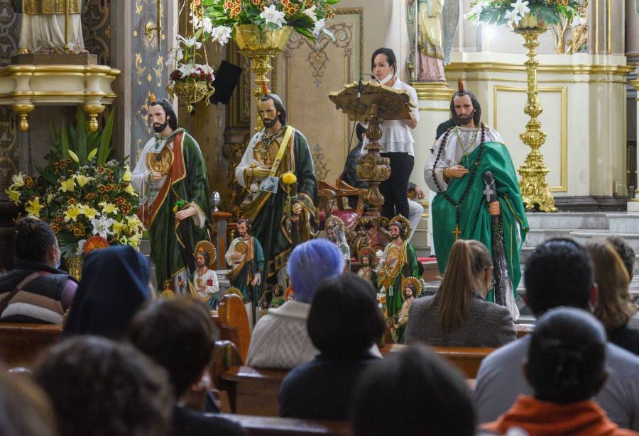 Fieles abarrotan templo de San Hipólito para celebrar a San Judas.