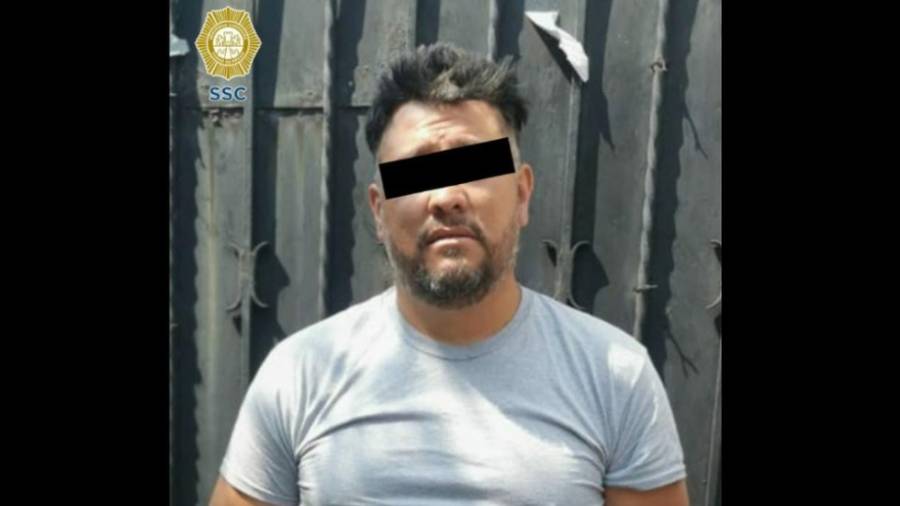 Detienen a conductor con 700 mil pesos en CDMX