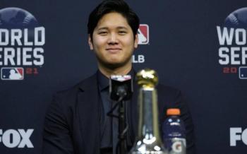 ¡Hist&oacute;rico! Shohei Ohtani recibe el premio Players Choice del b&eacute;isbol