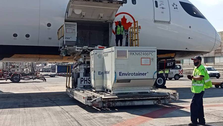 M&eacute;xico recibe cargamento con cinco millones 993 mil 700 de vacuna AstraZeneca