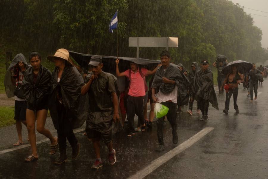 Mantiene INM diálogo con integrantes de caravana migrante